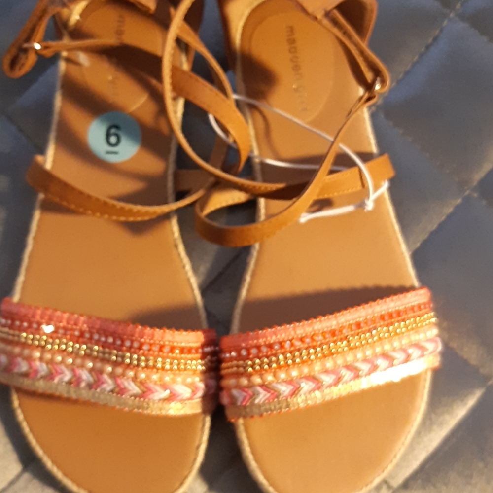 Nwt Madden girl sandals